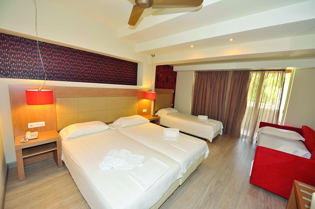Corfu Mare Hotel -Adults Only Екстер'єр фото